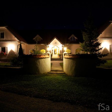 Hotel Zsida เซนท์กอททาร์ด ภายนอก รูปภาพ